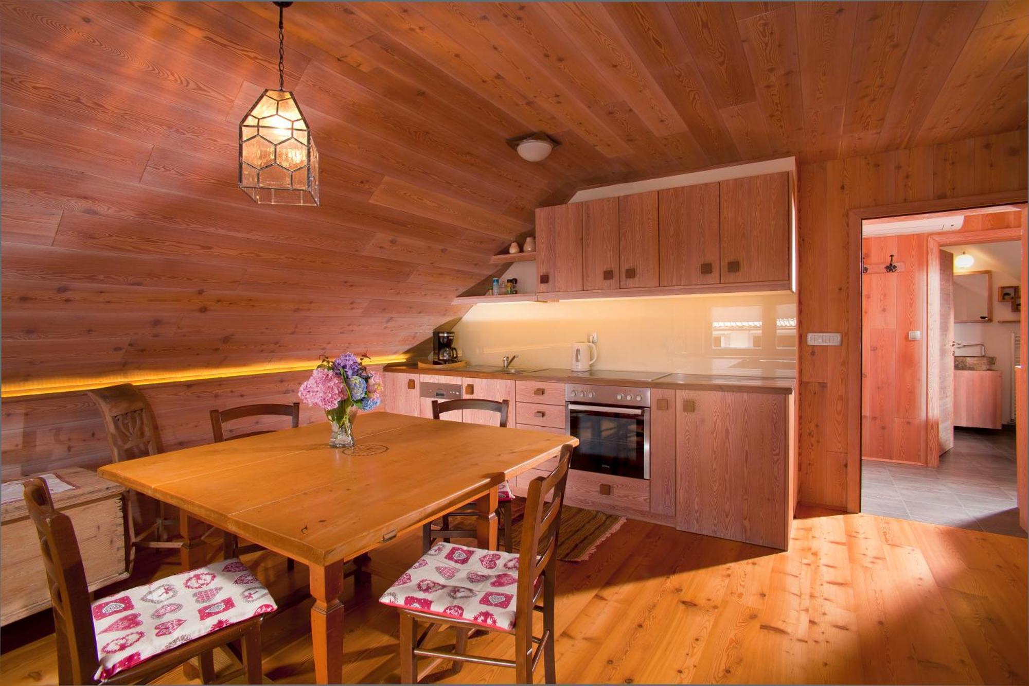 Juvanova Hisa - Apartments And Rooms Luce Экстерьер фото