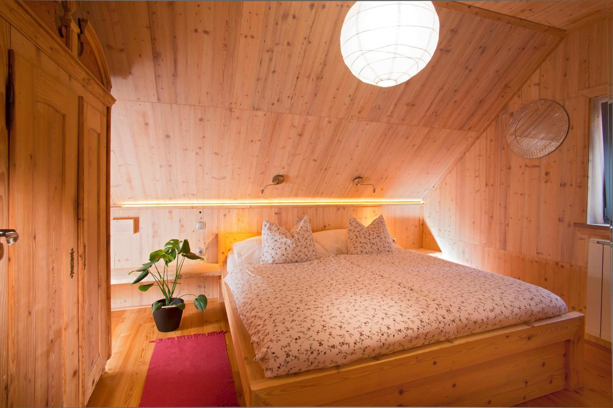 Juvanova Hisa - Apartments And Rooms Luce Экстерьер фото